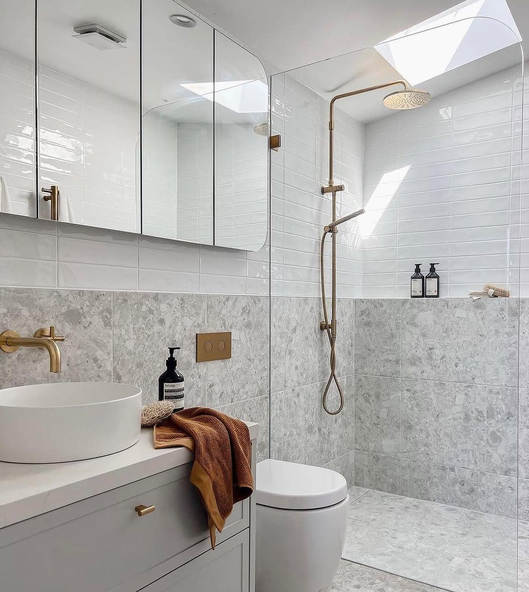 Bath-to-shower conversion
