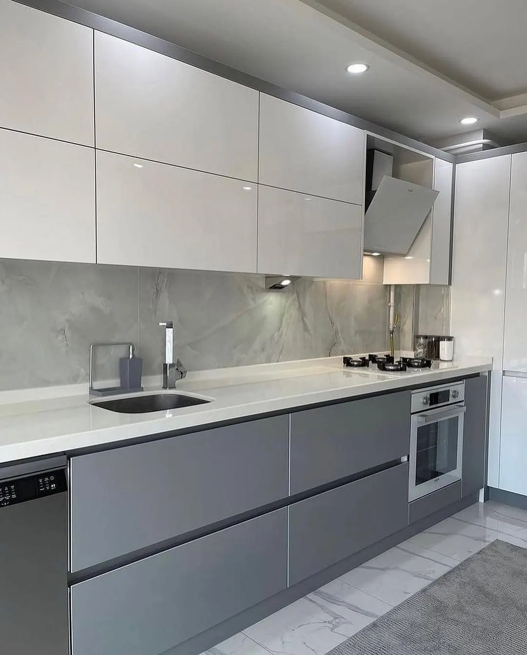 White linear kitchen