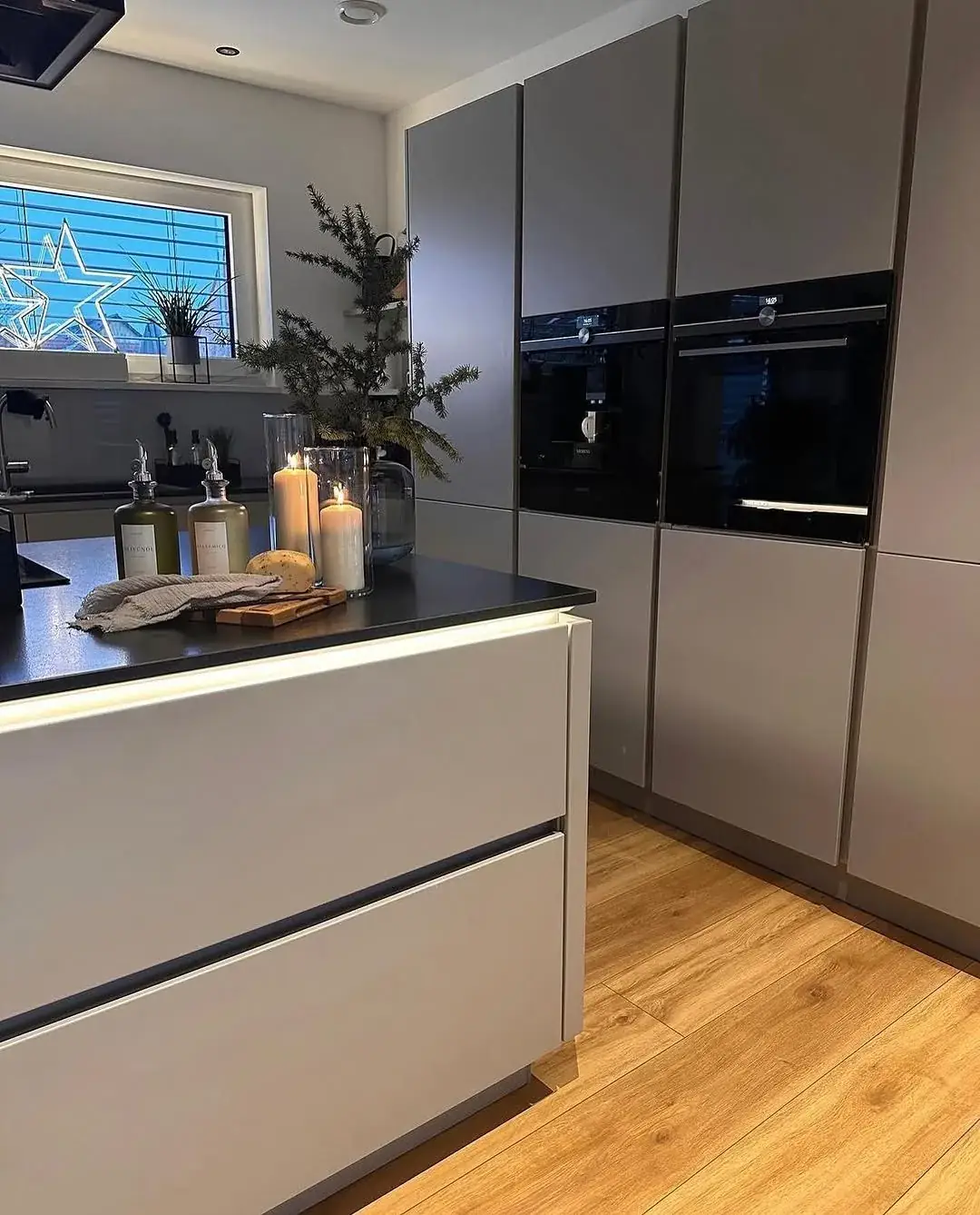 Anthracite kitchen