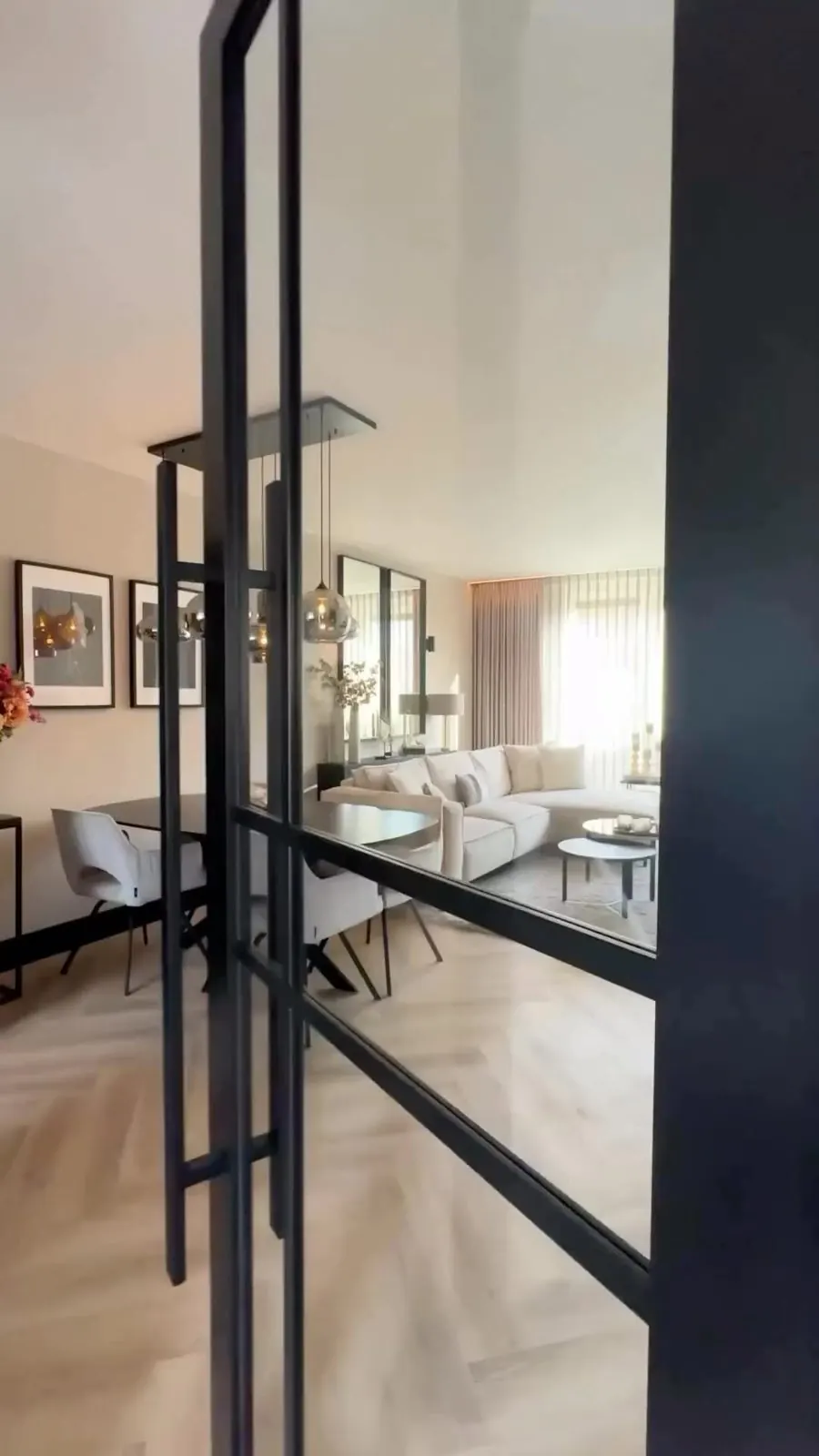 Living room with glass partition